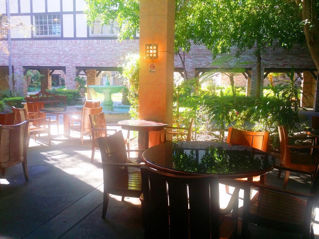 Anaheim Majestic Garden Hotel מראה חיצוני תמונה
